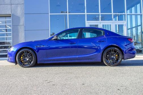 2022 Maserati Ghibli Modena Q4