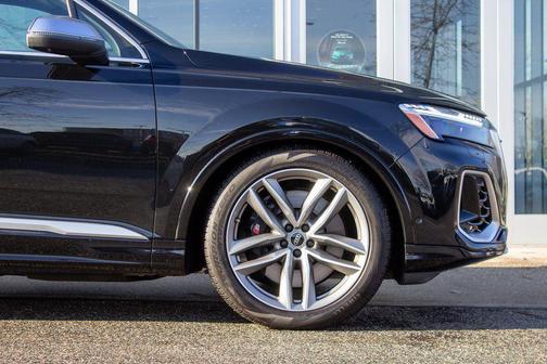 Mythos Black Metallic 2025 Audi SQ7 4.0T Prestige