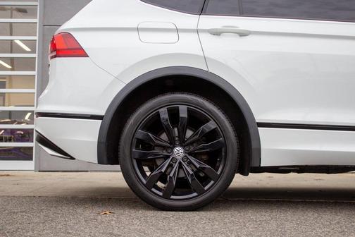 Pure White 2021 Volkswagen Tiguan 2.0T SE R-Line Black 4MOTION
