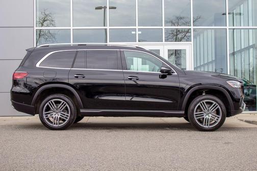 2025 Mercedes-Benz GLS 450 4MATIC