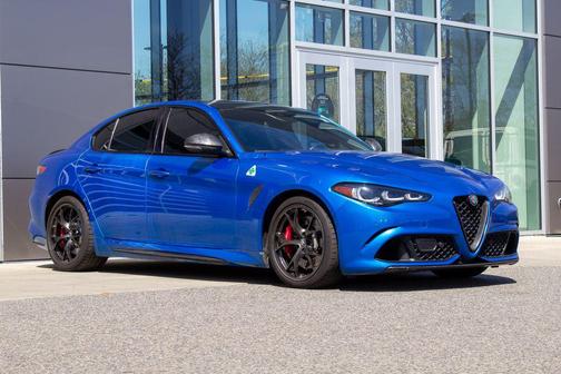 Misano Blue Metallic 2024 Alfa Romeo Giulia Quadrifoglio