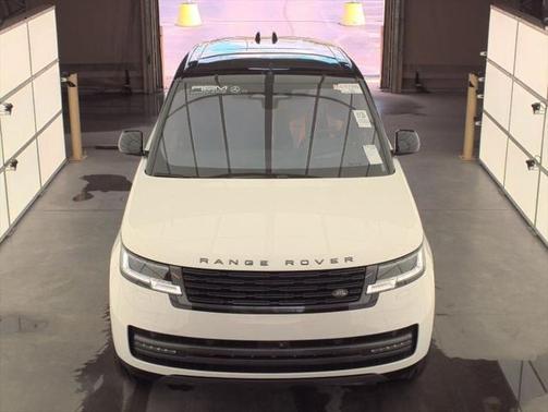 2023 Land Rover Range Rover P530 SE