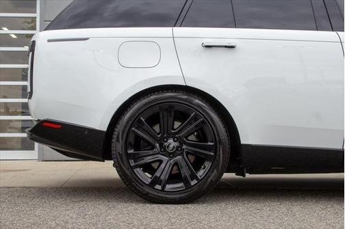 2023 Land Rover Range Rover P530 SE