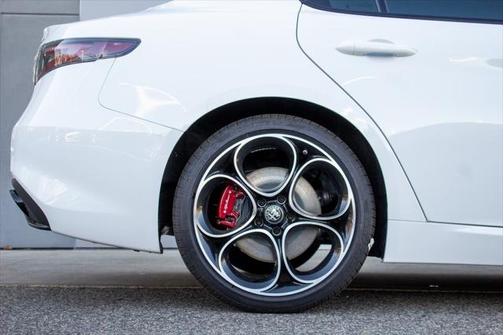 2025 Alfa Romeo Giulia AWD