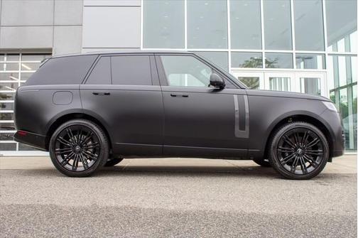 2024 Land Rover Range Rover P530 SE