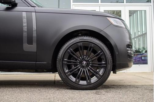 2024 Land Rover Range Rover P530 SE