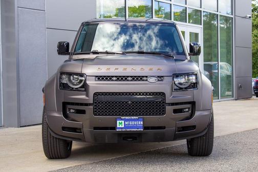 2025 Land Rover Defender V8