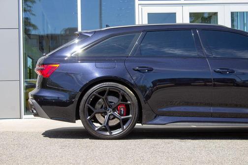Sebring Black Crystal Effect 2025 Audi RS 6 Avant 4.0T