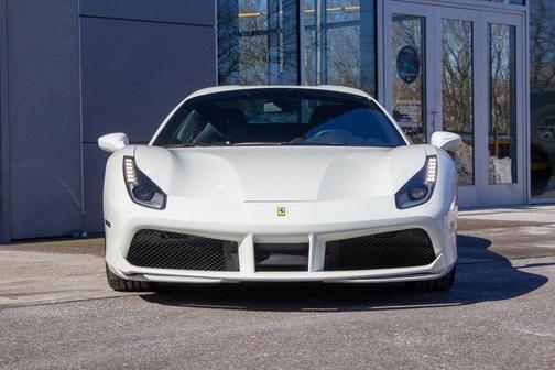 Bianco Avus 2019 Ferrari 488 Spider Base