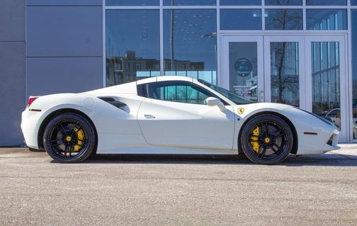 2019 Ferrari 488 Spider Base