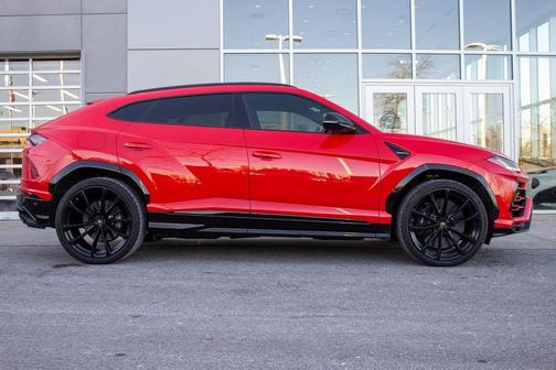 2020 Lamborghini Urus Base