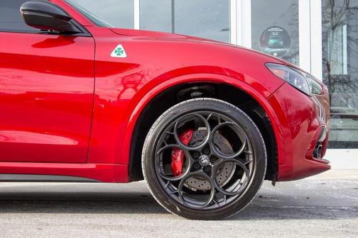 2024 Alfa Romeo Stelvio Quadrifoglio