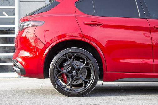 2024 Alfa Romeo Stelvio Quadrifoglio