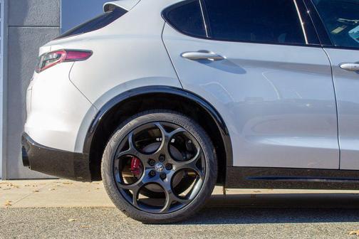 Moonlight Gray Metallic 2025 Alfa Romeo Stelvio Sprint AWD
