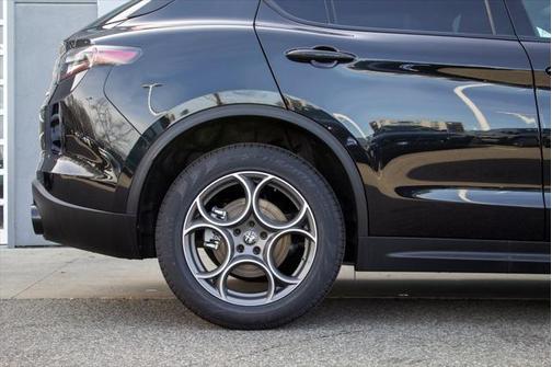 2025 Alfa Romeo Stelvio Sprint AWD