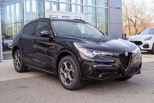 2025 Alfa Romeo Stelvio Sprint AWD