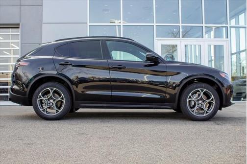 2025 Alfa Romeo Stelvio Sprint AWD