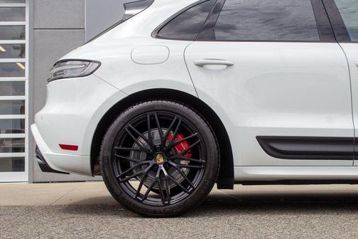 White 2022 Porsche Macan Macan GTS