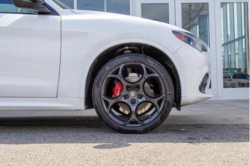 2025 Alfa Romeo Stelvio Ti
