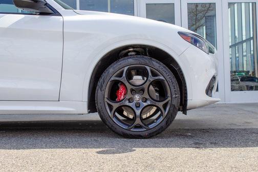 Milano White 2025 Alfa Romeo Stelvio Ti