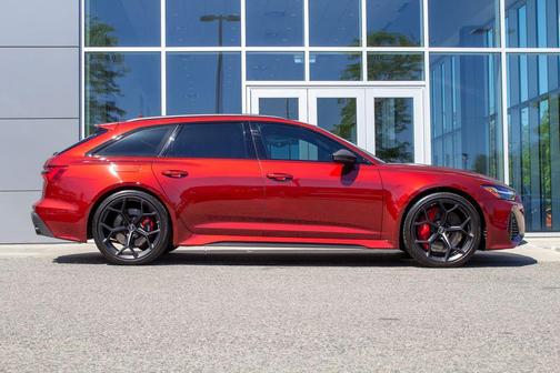 Grenadier Red Metallic 2024 Audi RS 6 Avant 4.0T