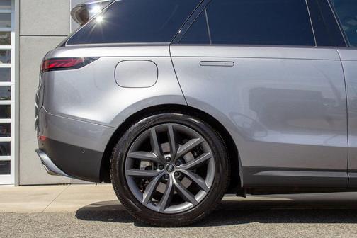 2025 Land Rover Range Rover Sport SE