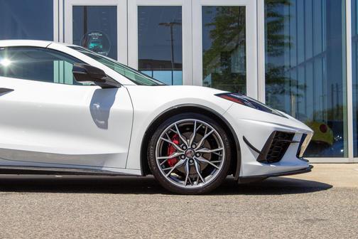 Arctic White 2023 Chevrolet Corvette Stingray w/3LT