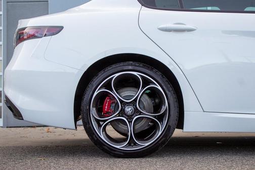 2025 Alfa Romeo Giulia AWD