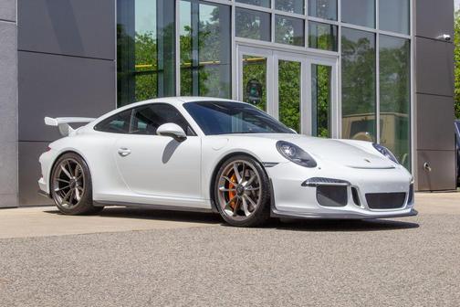 Agate Gray Metallic 2015 Porsche 911 GT3