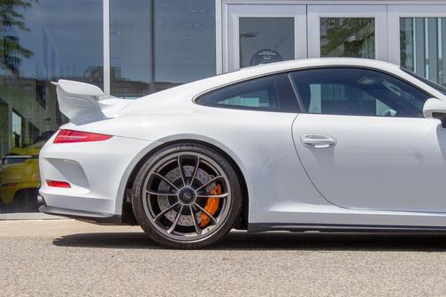 Agate Gray Metallic 2015 Porsche 911 GT3