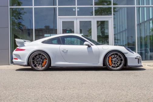 Agate Gray Metallic 2015 Porsche 911 GT3