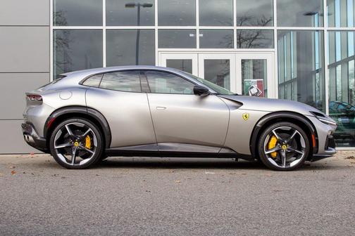 2025 Ferrari Purosangue Base