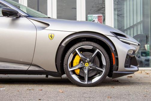 2025 Ferrari Purosangue Base