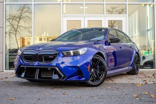 Marina Bay Blue Metallic 2025 BMW M5 Base