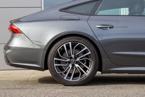 2025 Audi A7 3.0T Premium Plus