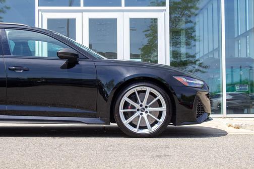 Black 2024 Audi RS 6 Avant 4.0T