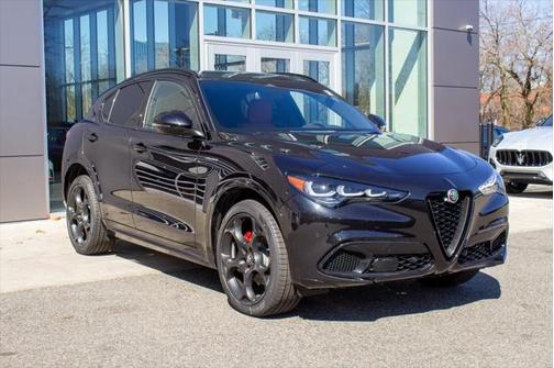 2025 Alfa Romeo Stelvio Sprint AWD