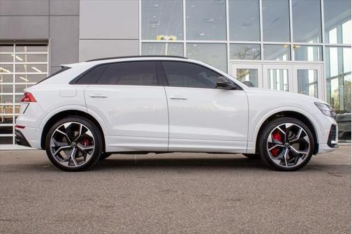 2024 Audi RS Q8 4.0T