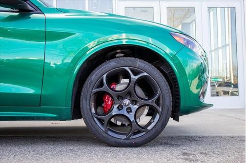 2025 Alfa Romeo Stelvio Ti