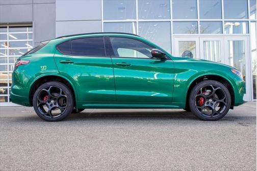2025 Alfa Romeo Stelvio Ti