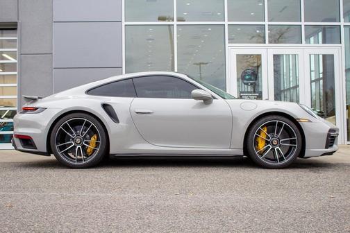 2022 Porsche 911 Turbo