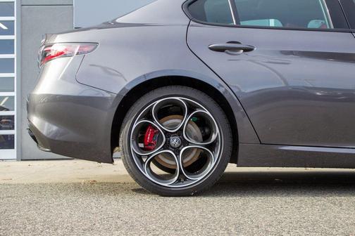2025 Alfa Romeo Giulia AWD
