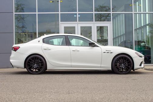 Bianco 2024 Maserati Ghibli Modena Ultima Q4