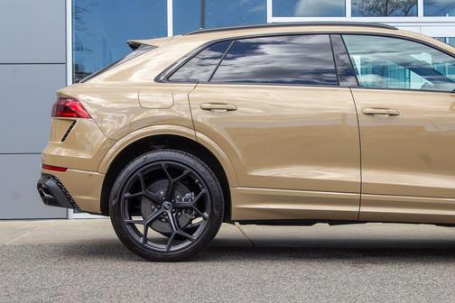 Brown 2025 Audi RS Q8 4.0T
