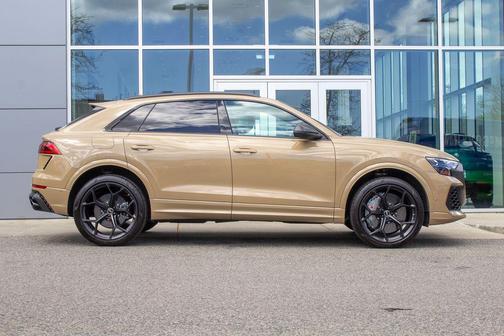 Brown 2025 Audi RS Q8 4.0T