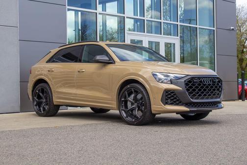 Brown 2025 Audi RS Q8 4.0T