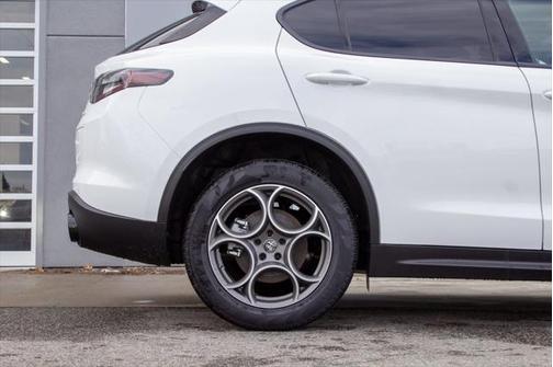 2025 Alfa Romeo Stelvio Sprint AWD