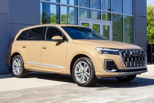 2025 Audi Q7 55 Premium Plus