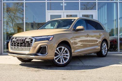 2025 Audi Q7 55 Premium Plus