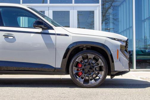 Dravit Grey Metallic 2025 BMW XM Base